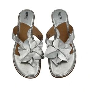 Børn Silver Leather Flower Sandals Size 7 NWOT